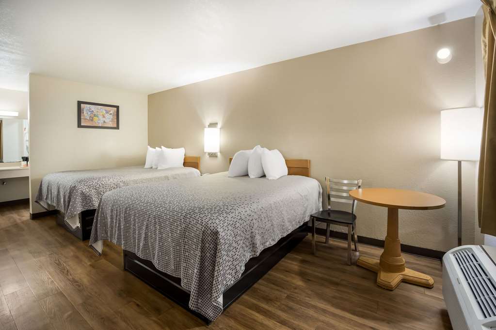 Econo Lodge Live Oak - photo 16