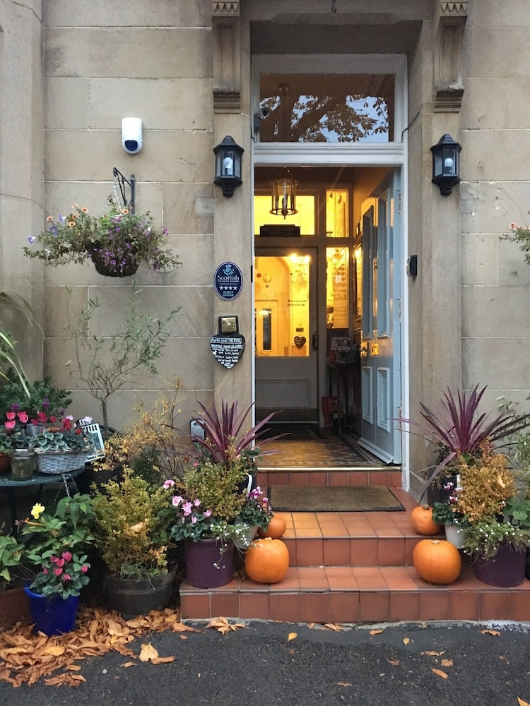 Albyn Townhouse — 4-Star Luxury Hotel in Edinburgh, United Kingdom