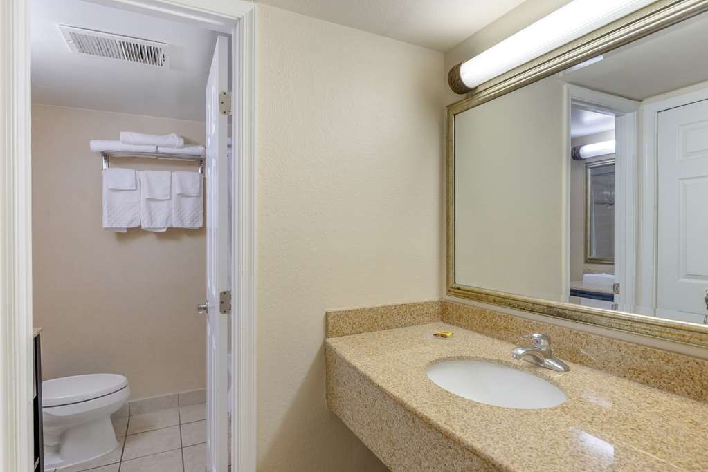 Best Western Plus Governor's Inn - photo 25