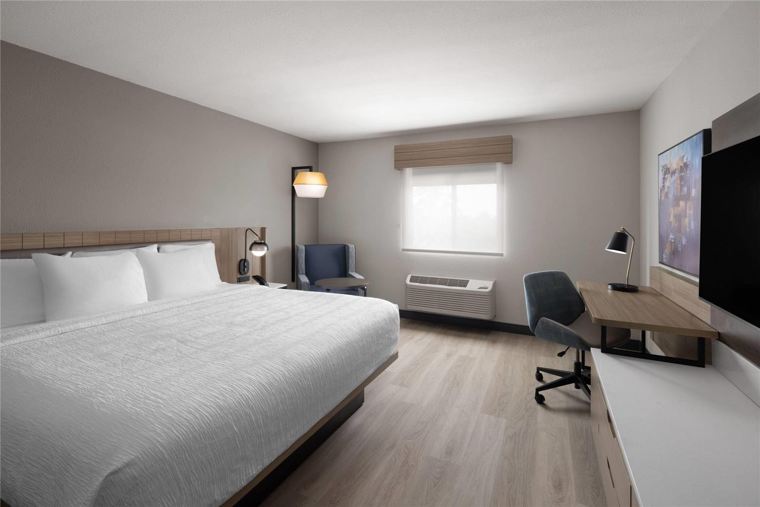 La Quinta Inn & Suites by Wyndham Greenville Woodruff Rd. - photo 12