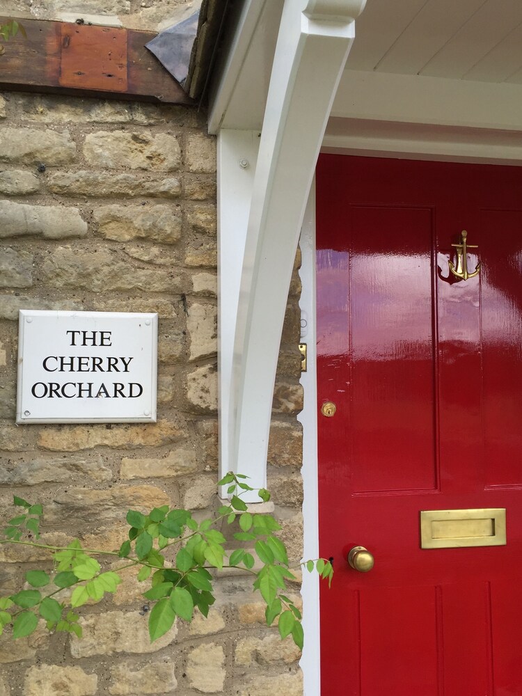 The Cherry Orchard B&B — 4-Star Luxury Hotel in Kettering, United Kingdom