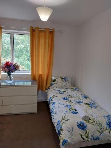 Superb 2 bedroom flat sleeps 6 — Croydon — photo 3