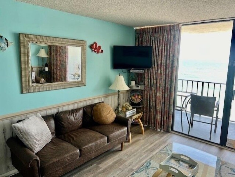 Royal Garden Resort 602 2 Bedroom Condo by RedAwning - photo 12