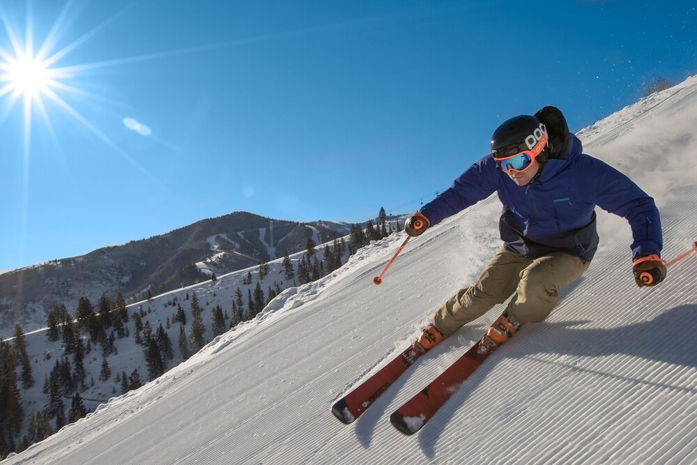 Grand Summit Hotel 702 Penthouse Ski In Ski Out Corner Unit - photo 22