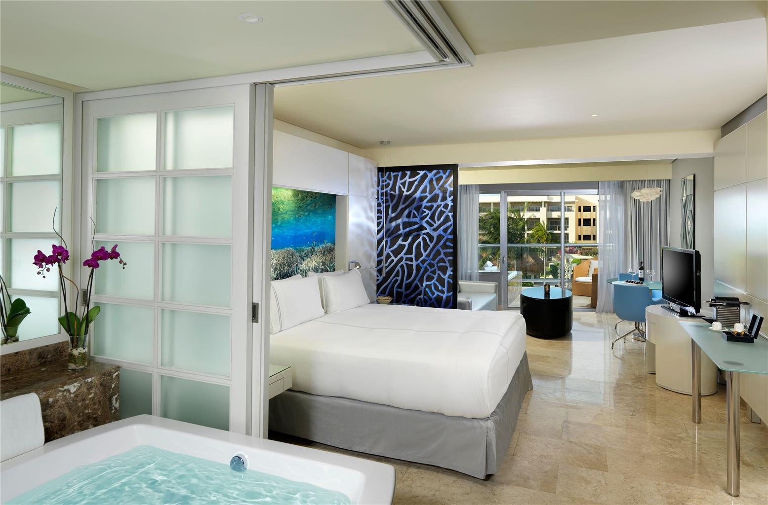 Guest room