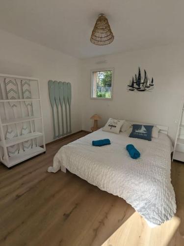 La Bernique blanche de Perros vue mer 4 personnes in Perros-Guirec, France