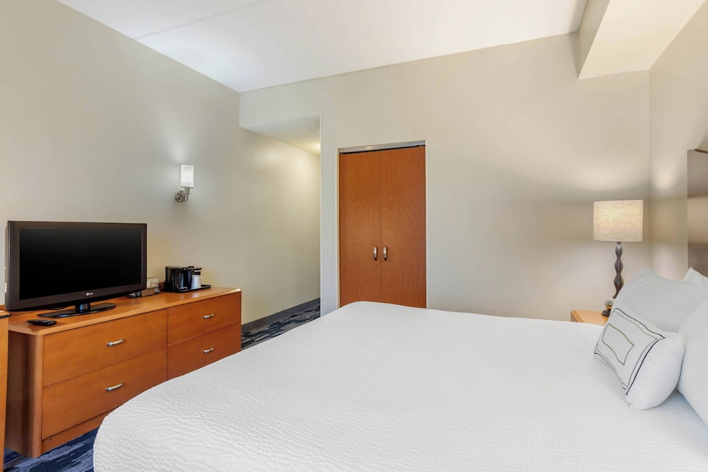 Fairfield Inn & Suites by Marriott Houston Conroe Woodlands - photo 6
