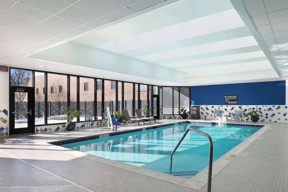 DoubleTree by Hilton Battle Creek - photo 17