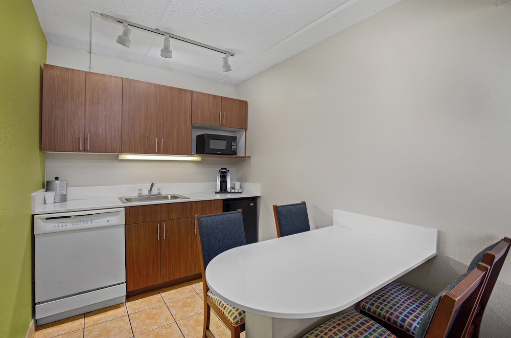 Holiday Inn Express Hotel and Suites Kings Mountain by IHG - photo 5