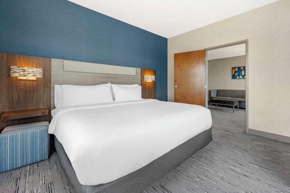 Holiday Inn Express & Suites Astoria by IHG - photo 32