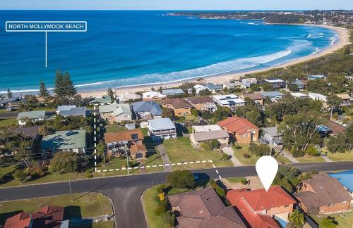 Kick Back on Jones in Mollymook, Australia