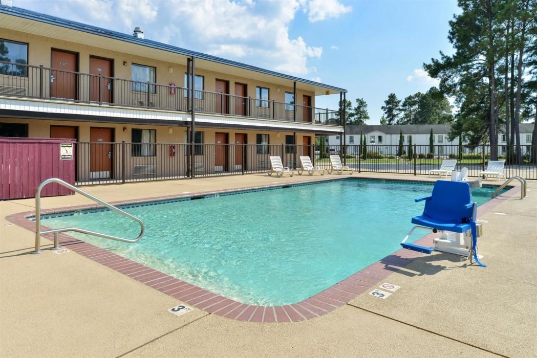 Americas Best Value Inn Kinder - photo 5