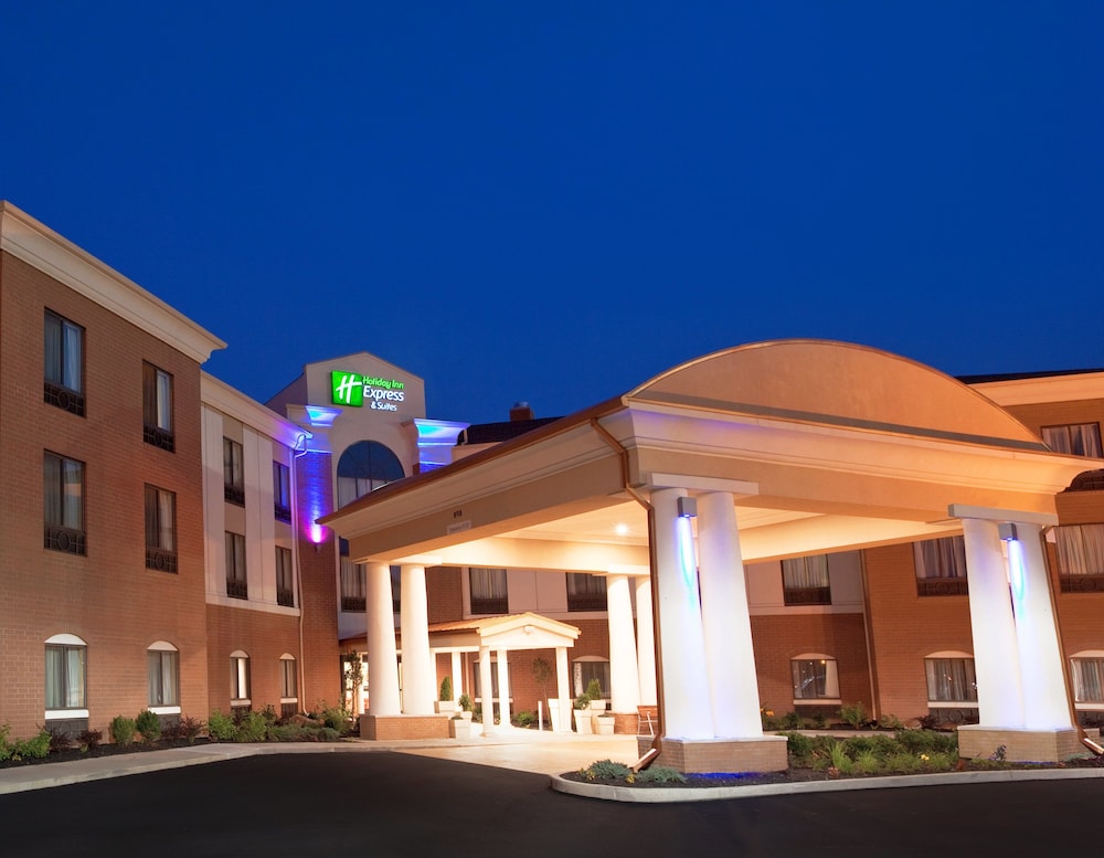 Holiday Inn Express Suites Akron Regional Airport Area — Akron
