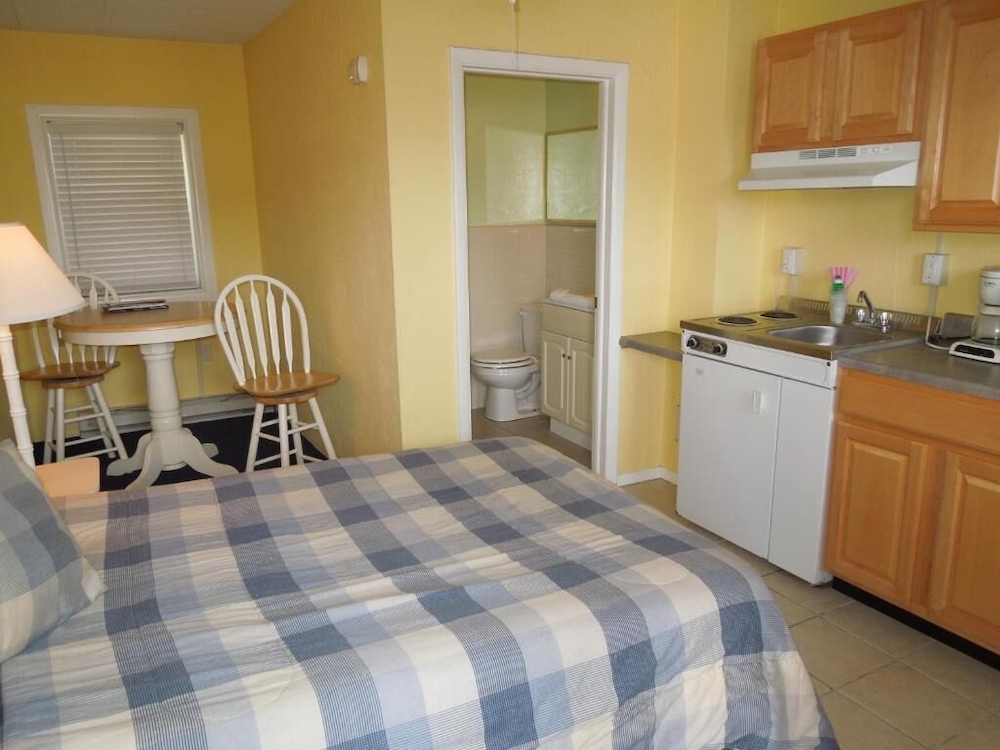 The Sifting Sands Motel - photo 9