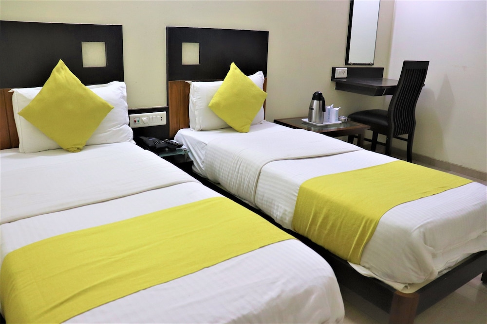 Hotel Alfa — Surat