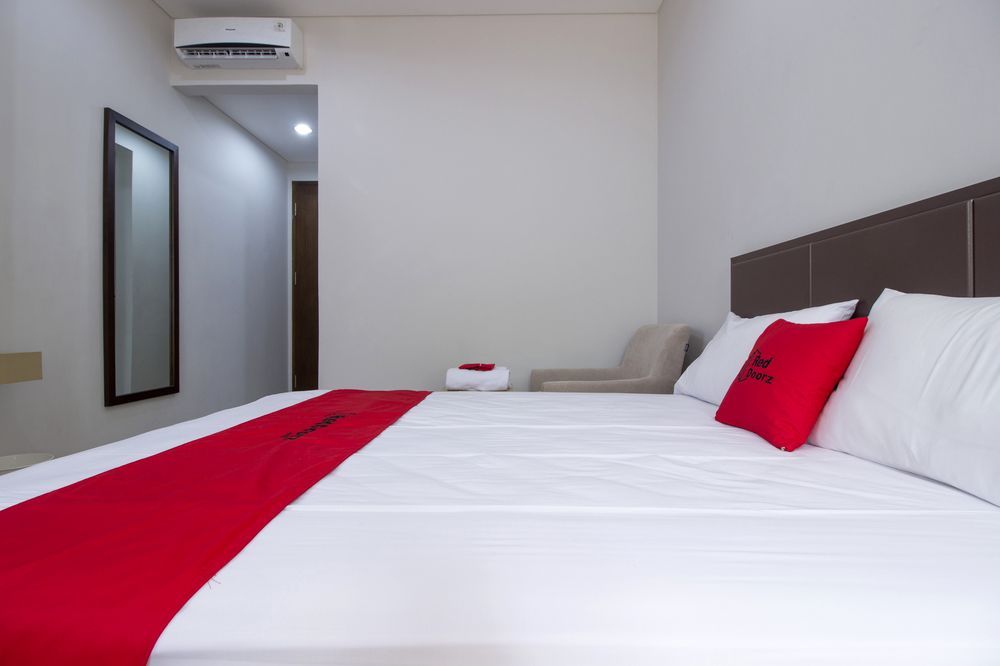 Reddoorz Plus @ Scbd - carbon neutral hotel in Jakarta
