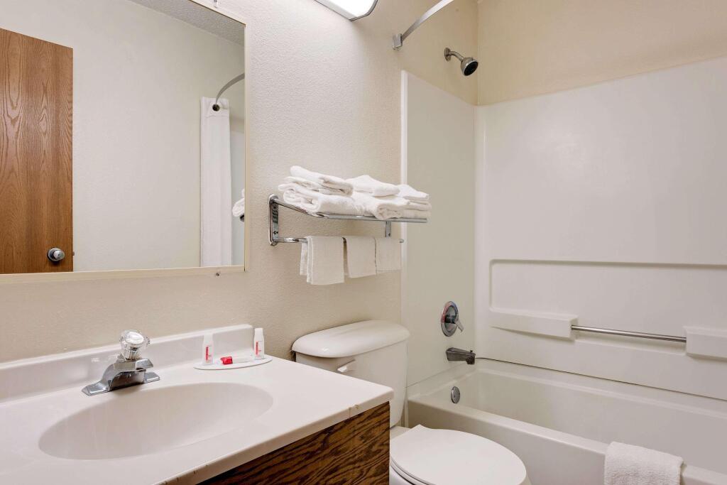 Super 8 by Wyndham Martinsburg - photo 8