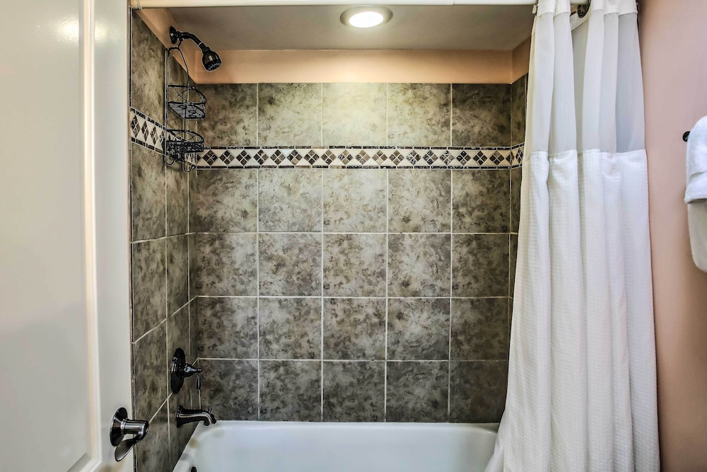 Myrtle Beach Vacation Rental w 2 Resort Pools - photo 15