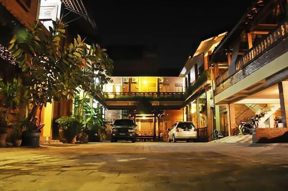 Roemah Balewaringin - last minute hotel in Depok