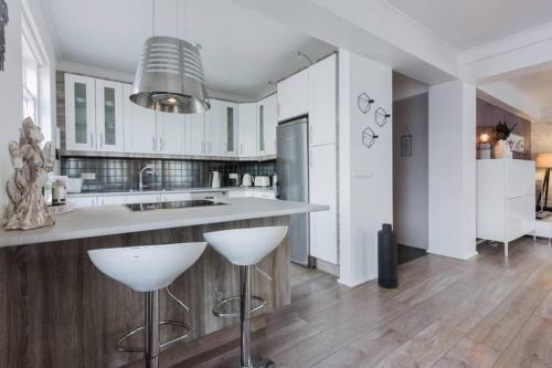 Superb central location no car needed Spacious