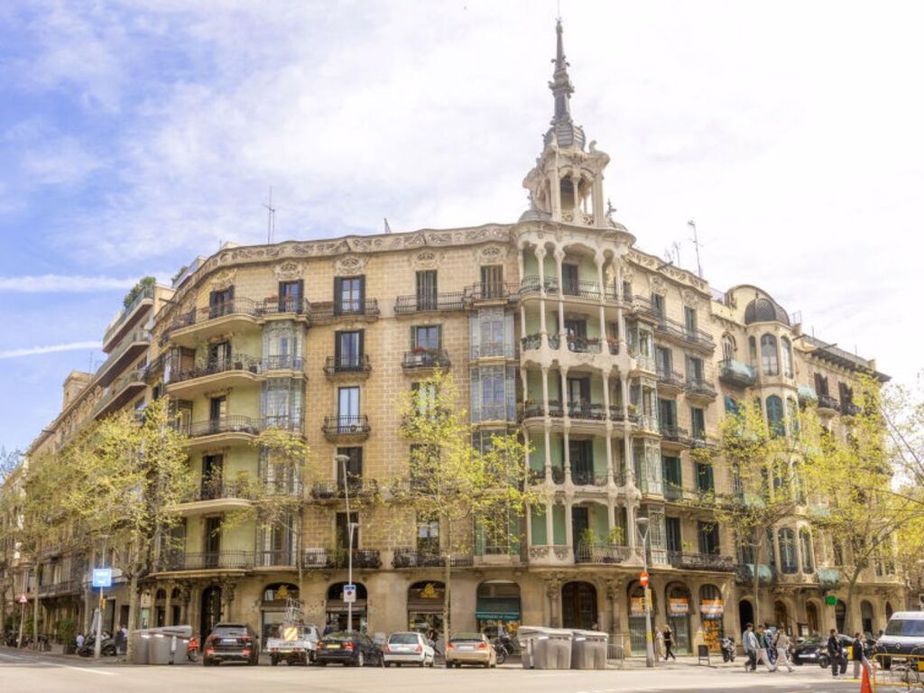 Eix.Dret:Roger de LLúria València — 4-Star Luxury Hotel in Barcelona, Spain