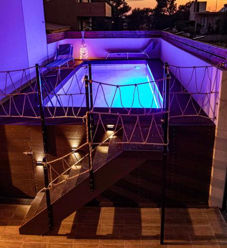 Woodoven home pool bbq & outdoor cinema — 4-Star Luxury Hotel in Tympaki, Greece
