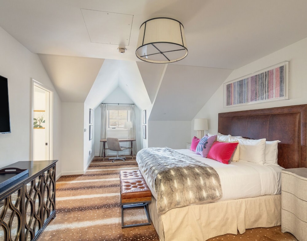 Madeline Hotel & Residences Auberge Collection - photo 56