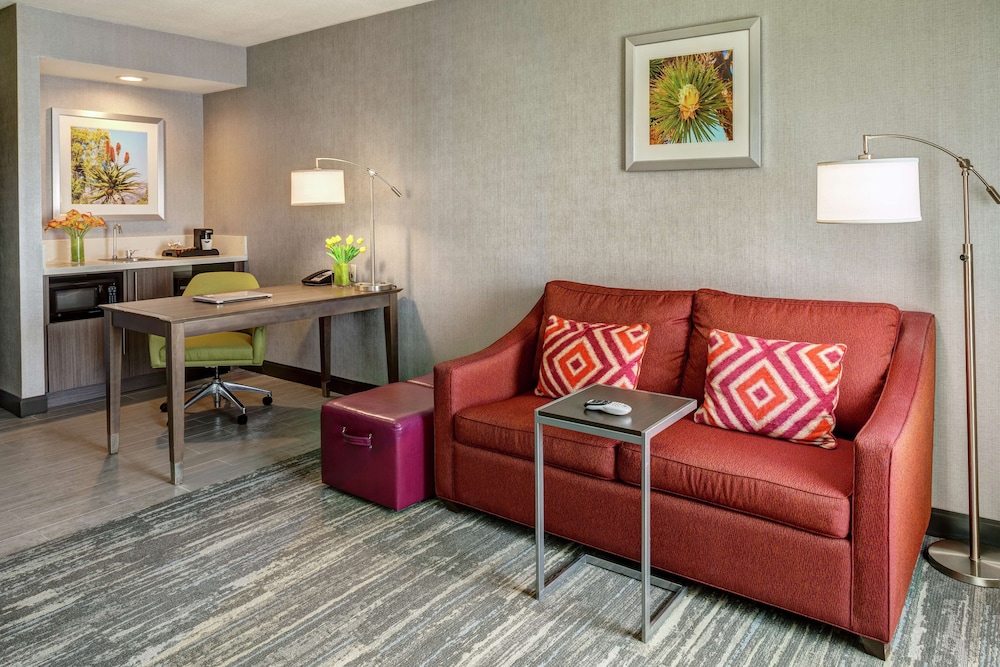 Hampton Inn & Suites Palm Desert - photo 12