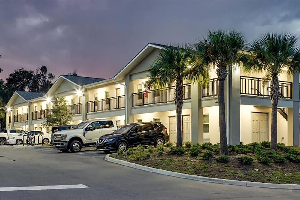 Baymont by Wyndham Ocala Suites - photo 42