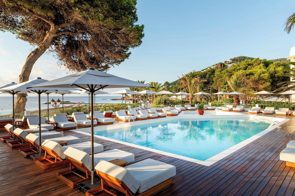 Hotel Riomar Ibiza A Tribute Portfolio Hotel — 4-Star Luxury Hotel in Santa Eularia Des Riu, Spain
