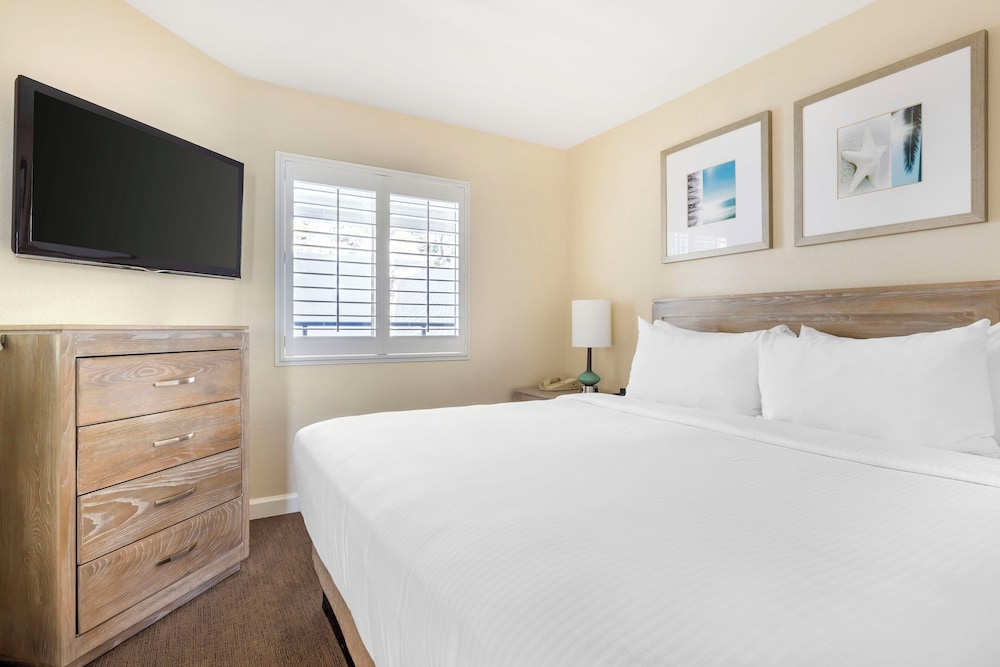 Hilton Vacation Club Riviera Beach & Shores CA - photo 14