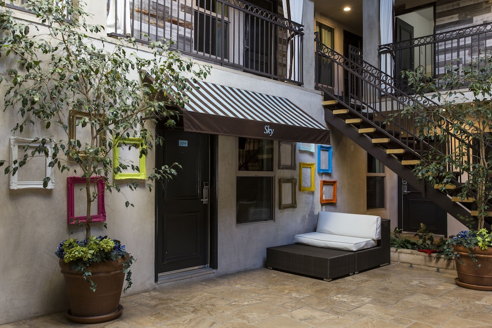 L.A. Sky Boutique Hotel - photo 51