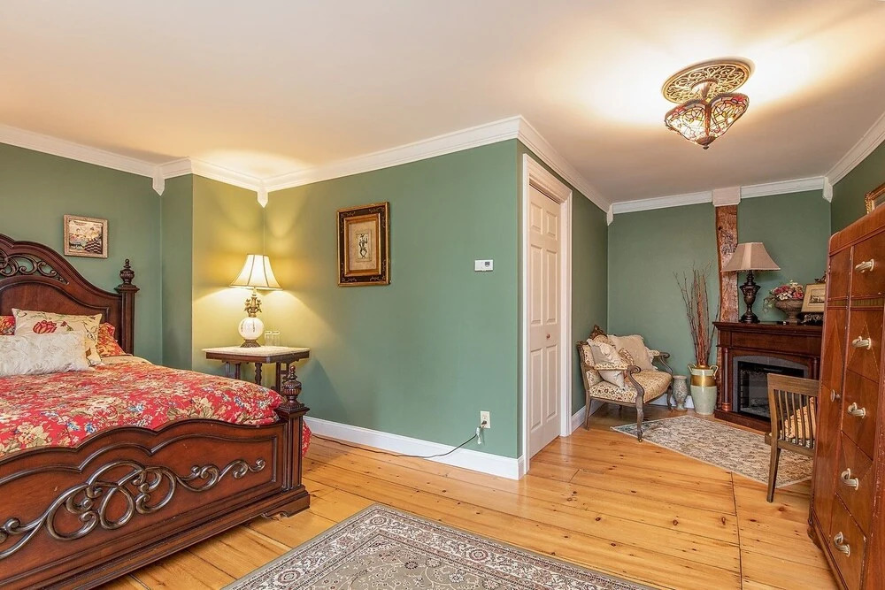 Van Winkle Inn - photo 6