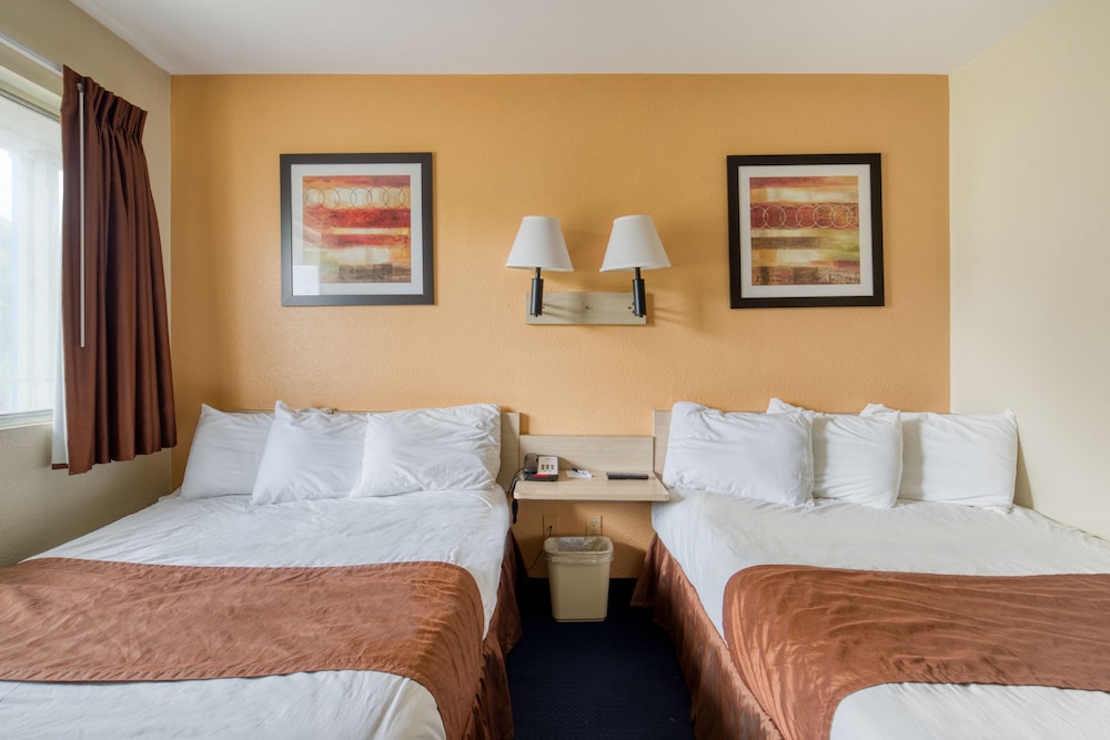 Days Inn by Wyndham New Philadelphia - photo 9