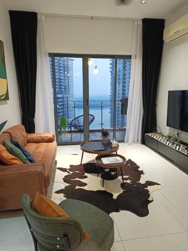 Country Garden Danga Bay 3BR Topfloor with Netflix & Astro — 4-Star Luxury Hotel in Johor Bahru, Malaysia