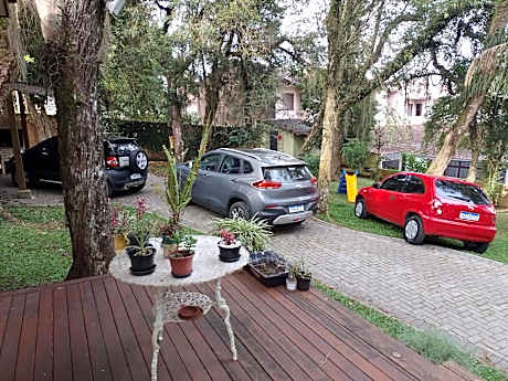 Charming Home 2 min. from Barigui Park — 4-Star Luxury Hotel in Curitiba, Brasil