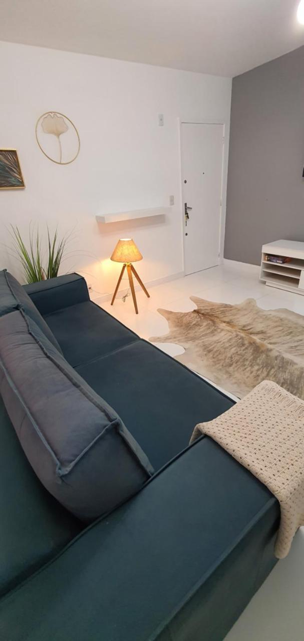 Apartamento Remodelado Novo a cuadra del mar Patio privado parking para auto pequeño medio