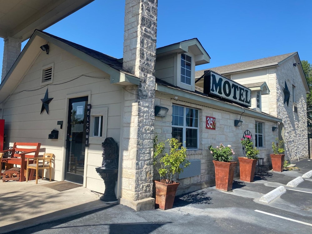 Cedar Creek Inn - photo 44