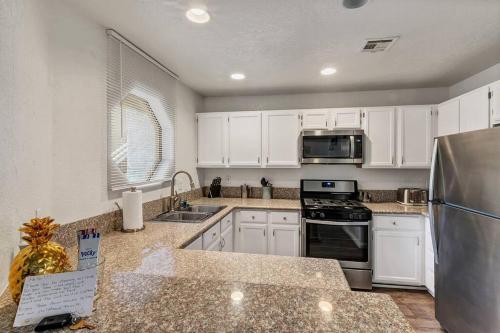 SuperHost 5 Star Service with 2 Bedroom U010