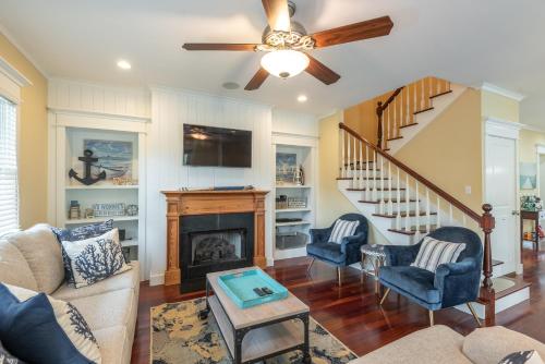 New Listing 114A W Hudson Ave Open Layout Close to Everything - featured photo