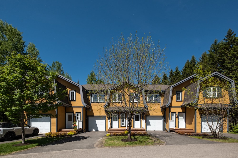 Borealis Rvmt in Mont-Tremblant, Canada