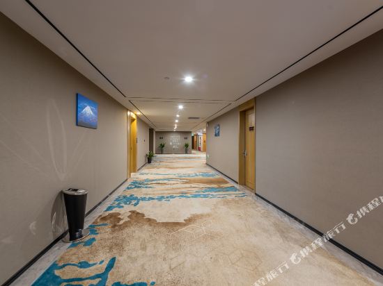 Hami Rubik’s Cube Hotel — Hami — photo 5