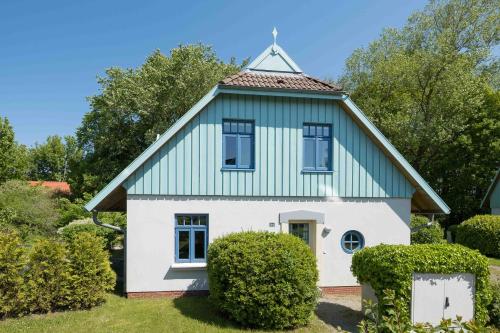 Ferienhaussiedlung Strandperlen Weidenhof 8d — Wustrow