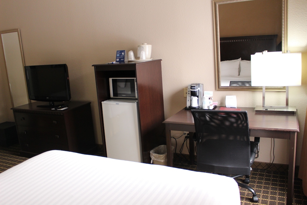 Holiday Inn Express Kansas City Liberty by IHG - photo 23