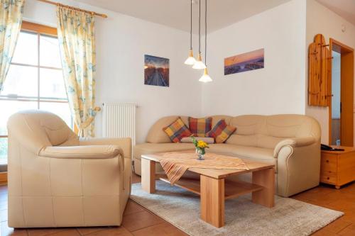 Ferienpark Freesenbruch Reihenhaus 6b Schwalbe 15529361 — Zingst