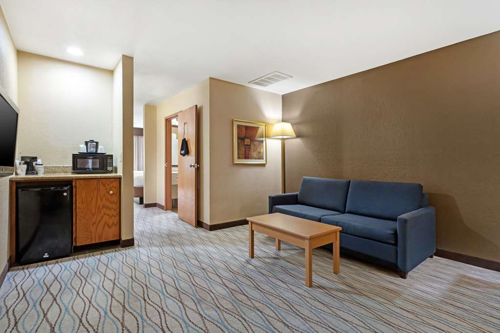 Best Western Locust Grove Inn & Suites - photo 18