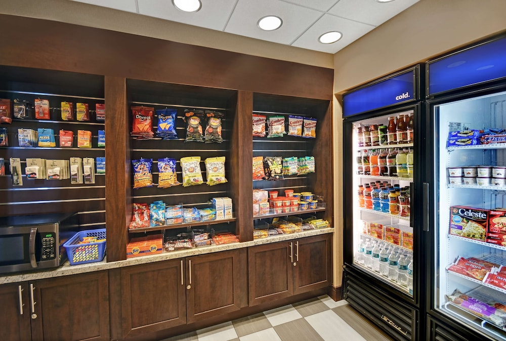 Hampton Inn & Suites Robbinsville - photo 42