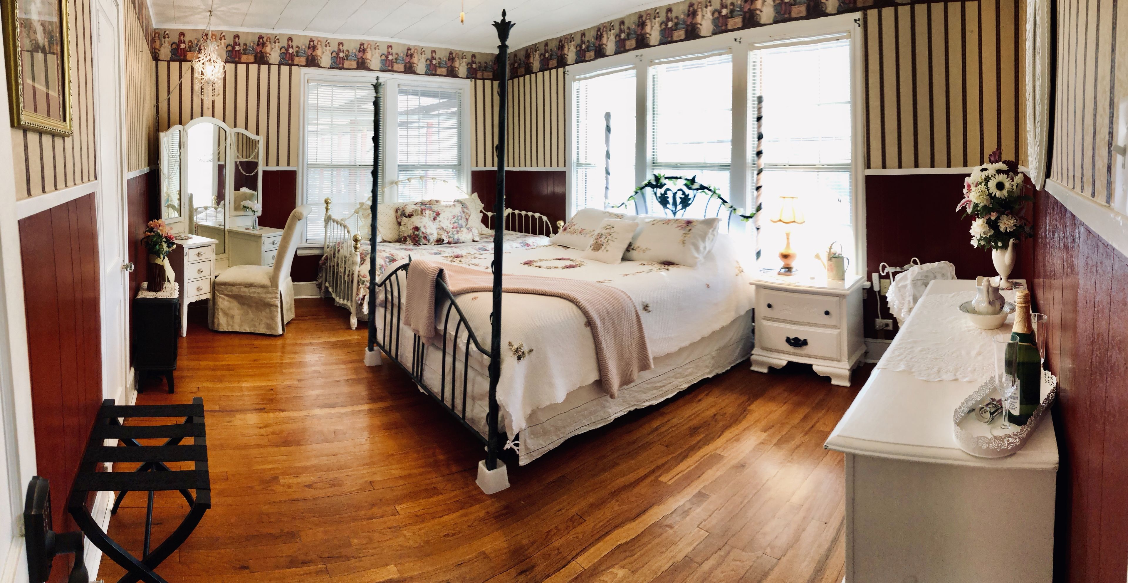 Holder House Rentals 11053179 — Edgewood