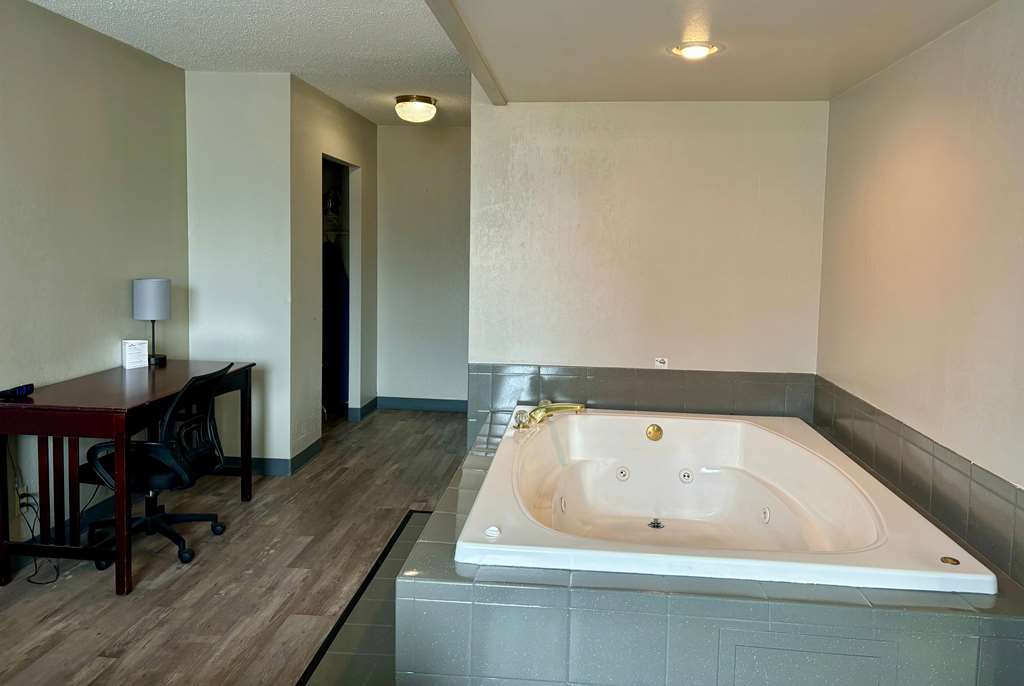 Baymont by Wyndham Keokuk - photo 28