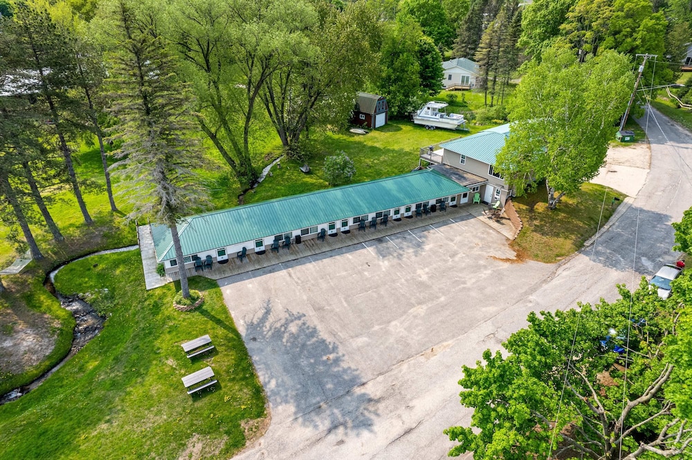 South Arm Retreats - photo 18